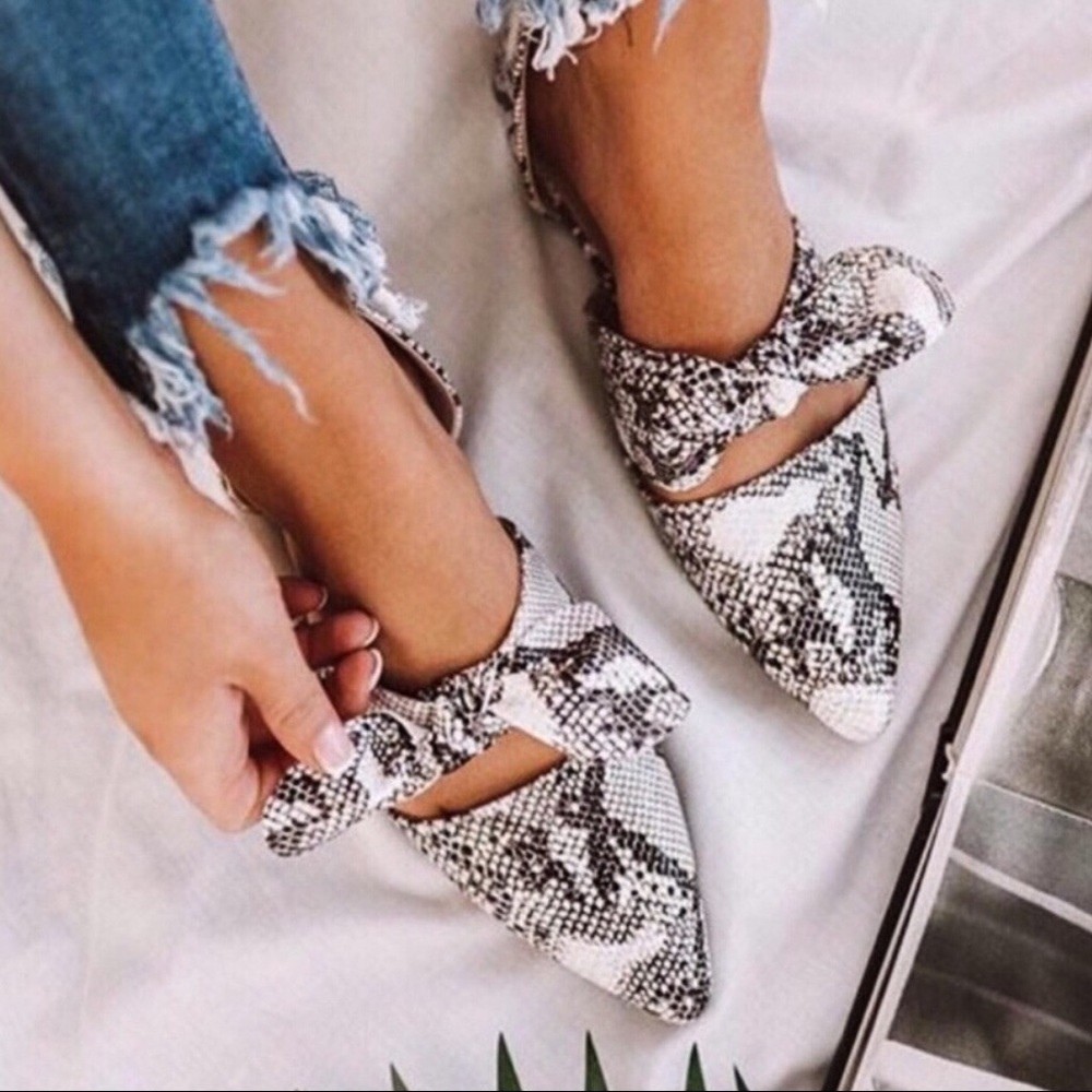 2 LEFT!!! Snakeskin Snake Print Bow Flats Mules - Picture 6 of 8